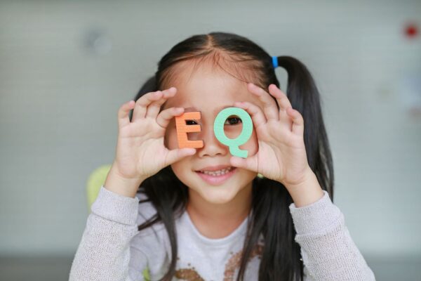 The easy way I teach my daughter her spelling words. - Little Girl Shining